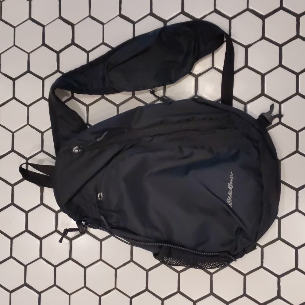 Like new! Eddie Bauer, cross-body bag